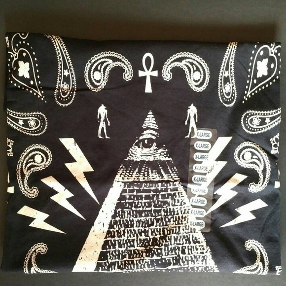 NEW Men's Black T-shirt, Super-cool Aztec pyramid motif, XL - Picture 2 of 3